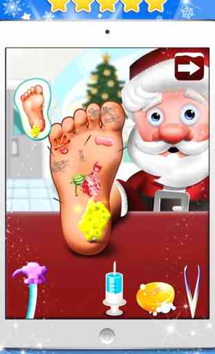 A Santa’s Foot Spa Salon - Little Doctor Saves the Christmas Presents 2015 3